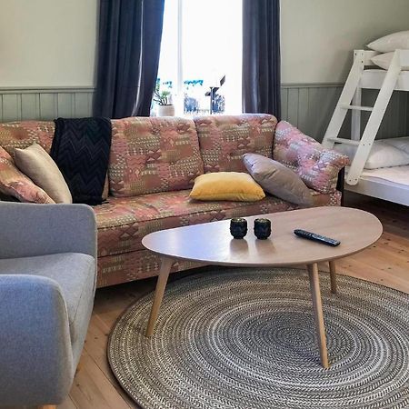 Cozy Home In Raettvik With Kitchen Esterno foto
