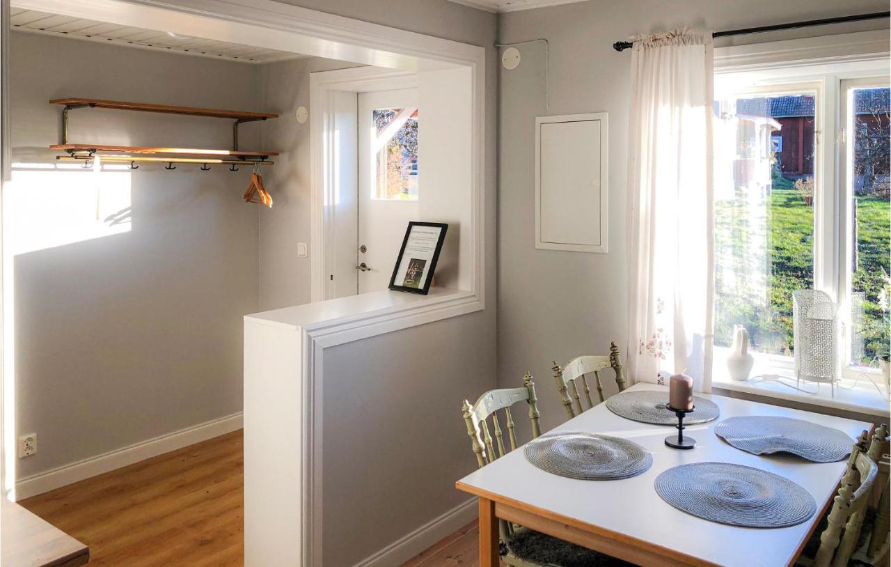 Cozy Home In Raettvik With Kitchen Esterno foto